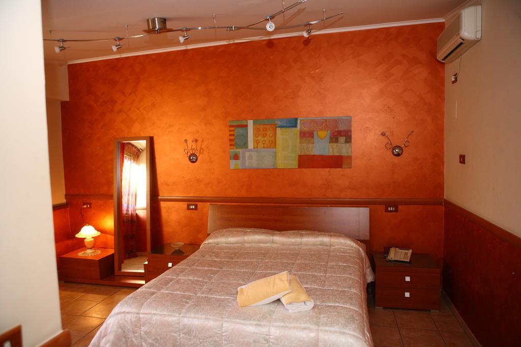Meridiano Hotel Napoli Phòng bức ảnh